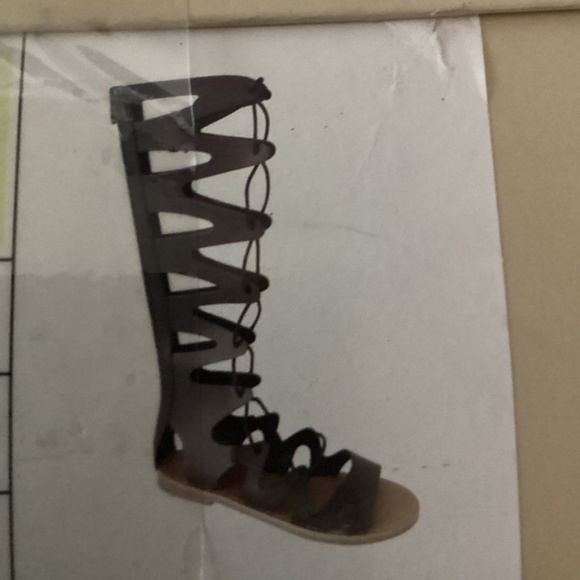 GLADIATOR LACE UP SANDAL ( Size: 10) - Picture 1 of 15
